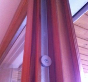 Magnetic closure for patio-doors