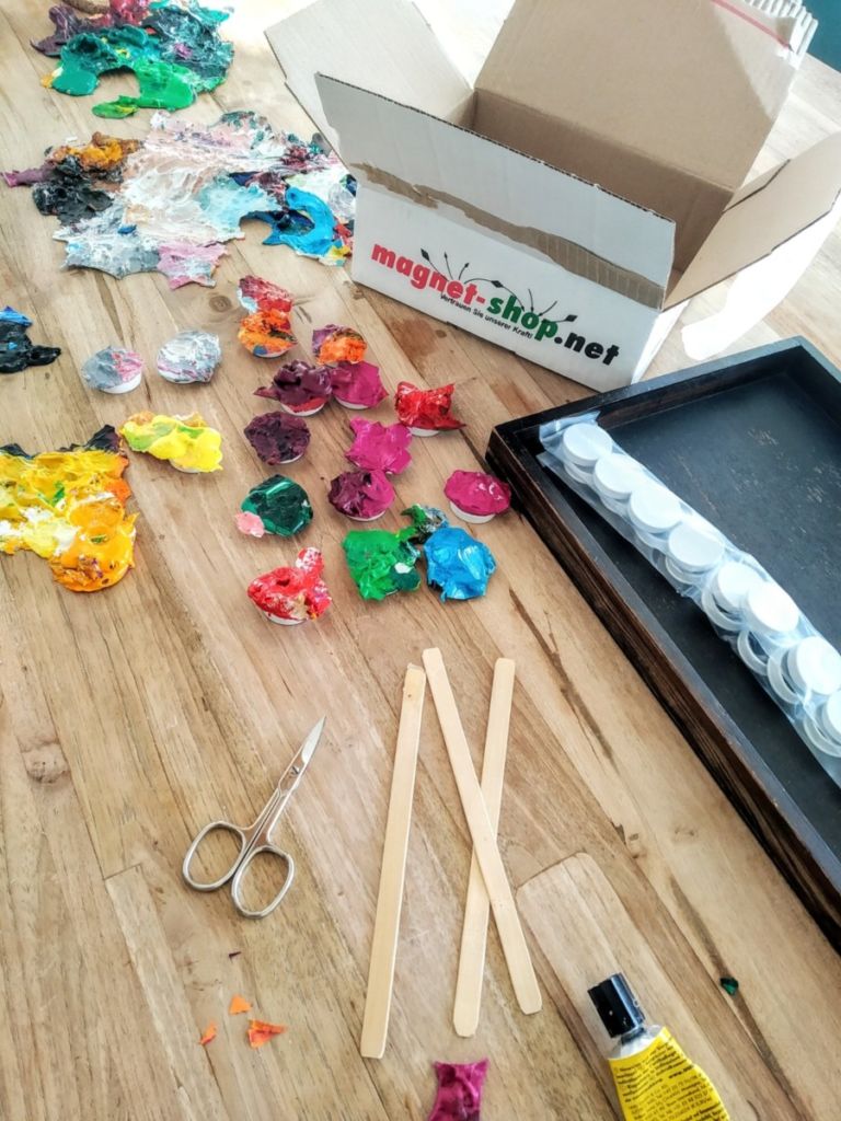 Materials required for the colorful art magnets