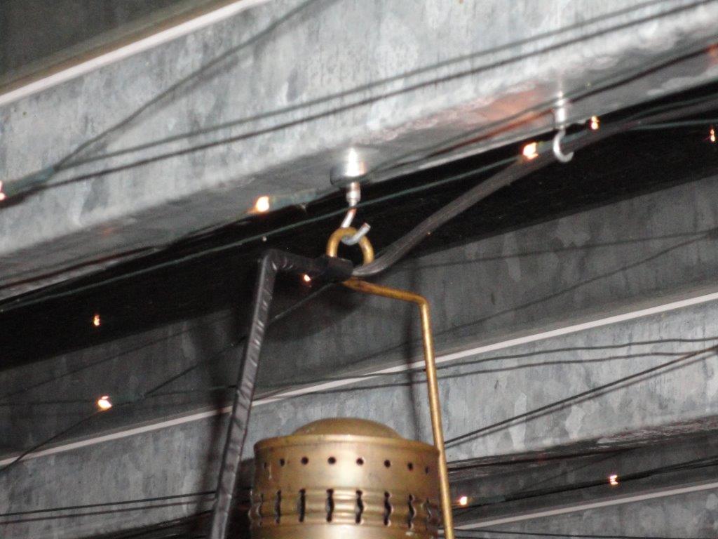 Hook magnet on the lantern
