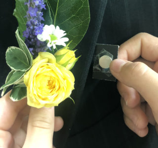 The perfect wedding pin with magnets