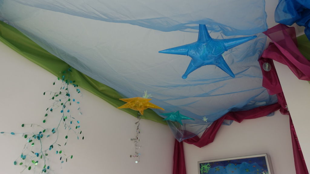 Bett Deko 1 1024x576 - Magnetically decorating the children's bed