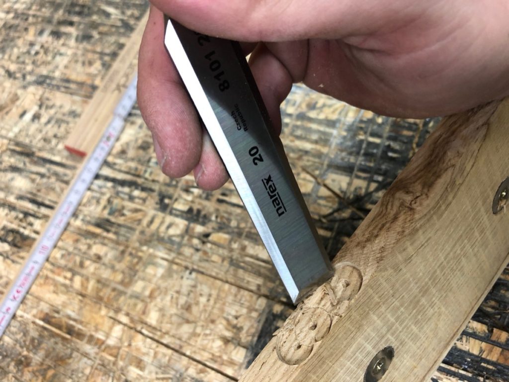 Process with a chisel