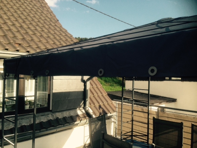 Pavillion3 - Securely fixed pavilion roof