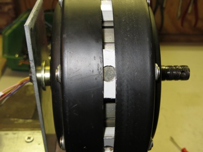 Disc magnet position