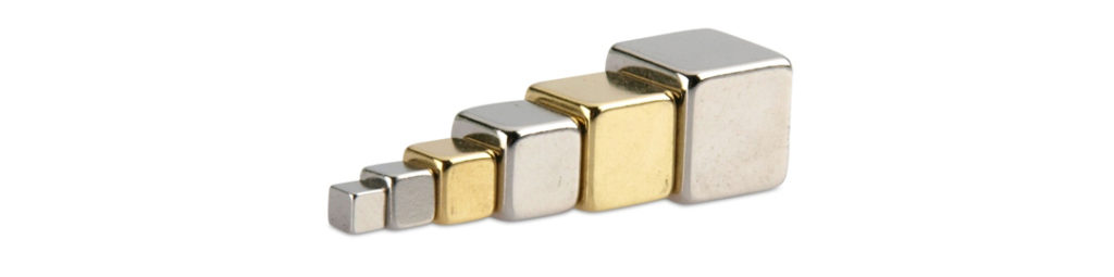 Cube magnets in different sizes and the colors silver and gold