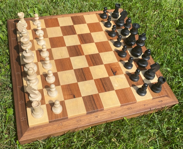 Magnetic chessboard